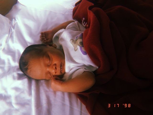 Ibu ini lahirkan bayinya tanpa bantuan, cukup lihat tutorial YouTube