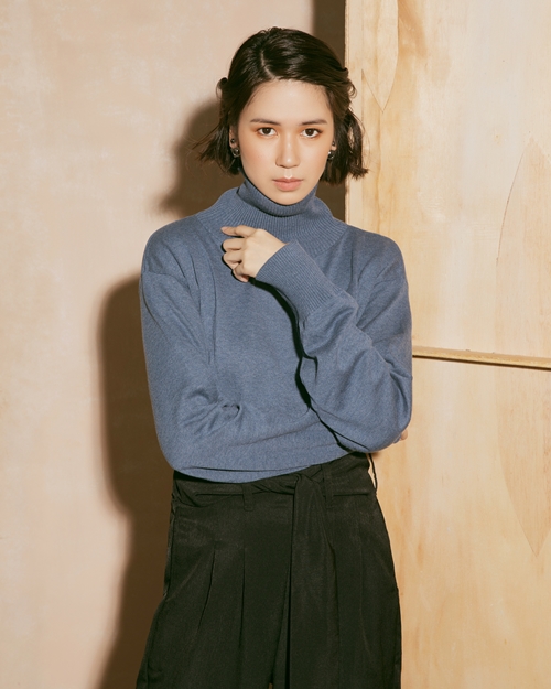 10 Potret ini bukti kalau Laura Basuki mirip cewek Korea, imut banget!