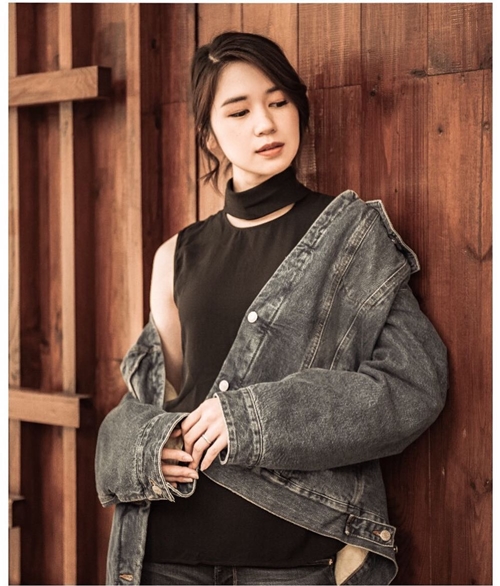 10 Potret ini bukti kalau Laura Basuki mirip cewek Korea, imut banget!