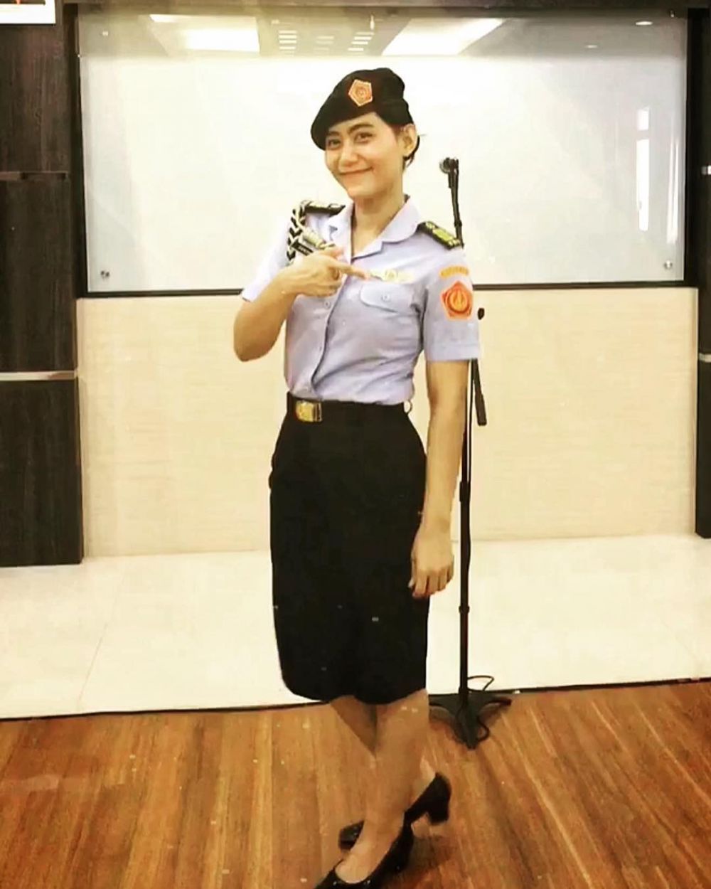10 Pesona Kapten Adm Sandhyca, tentara cantik ajudan Ibu Negara Iriana