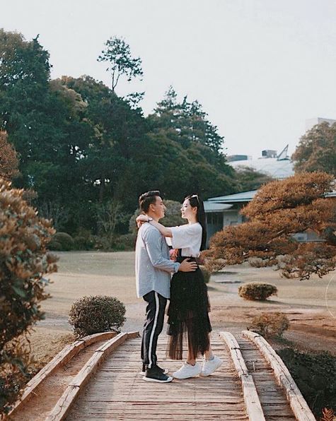 9 Momen Billy Davidson dan pacar saat traveling ke Jepang, so sweet