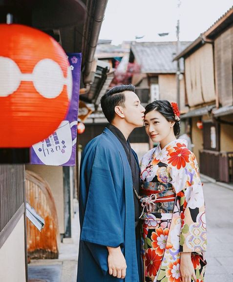 9 Momen Billy Davidson dan pacar saat traveling ke Jepang, so sweet