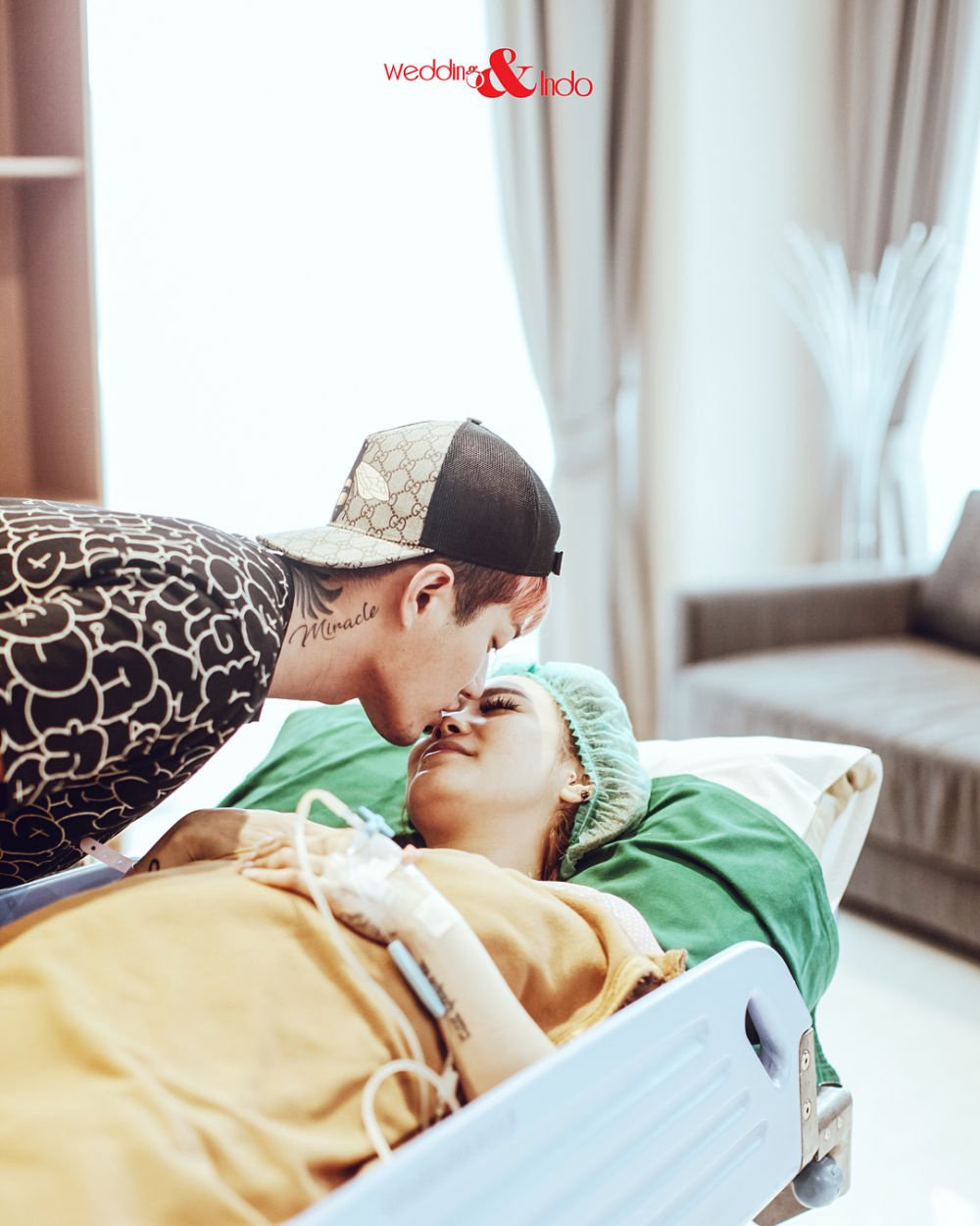 Penuh kebahagiaan, ini 10 momen kelahiran anak pertama Lee Jeong Hoon