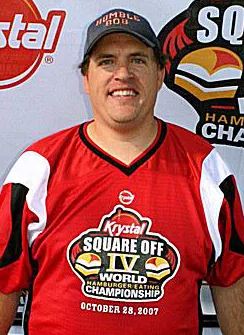 10 Juara makan, ada yang habiskan 66 hotdog dalam 12 menit