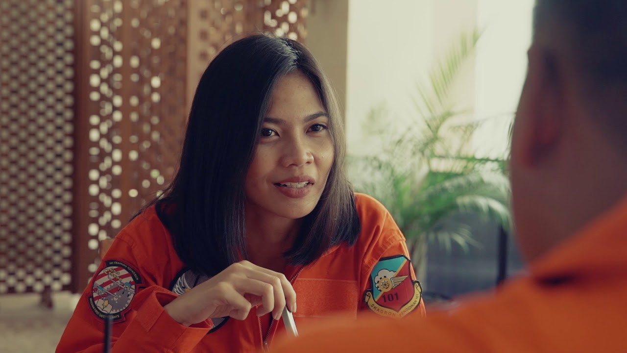 Antimainstream, pilot TNI AU ini dapat kejutan sertijab film pendek