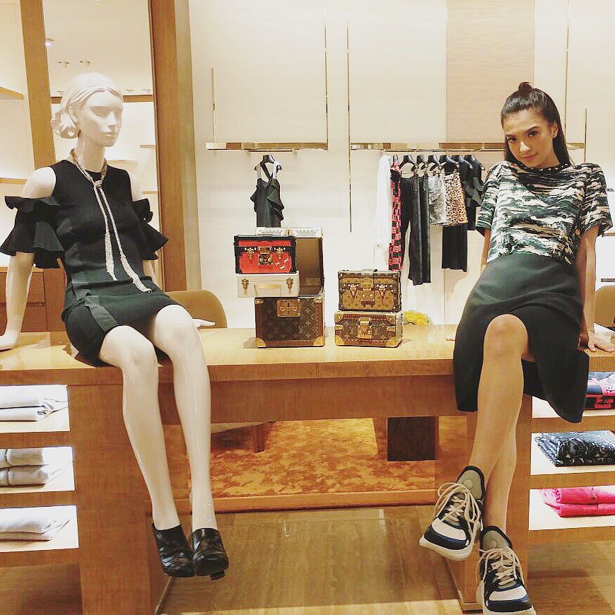 Berusia 33 tahun, 9 penampilan Raline Shah ini masih bak ABG 