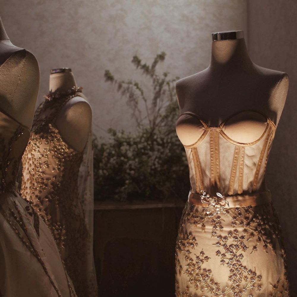 7 Pesona Cinta Laura di pernikahan Raditya Dika, bikin hati berdesir