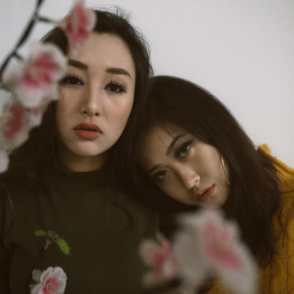 10 Momen akrab Kathy & Whitney sebelum musuhan gara-gara Young Lex