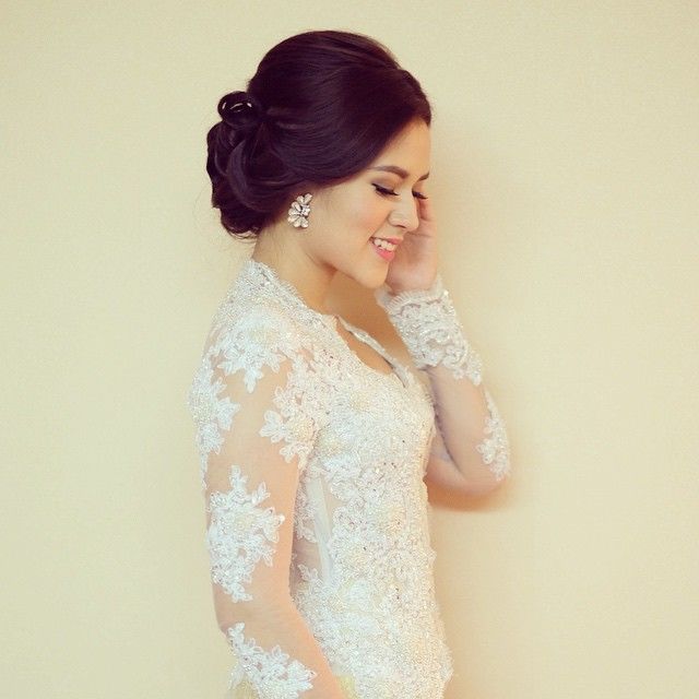 8 Pesona Raisa dengan balutan kebaya, cantiknya bikin nggak kedip