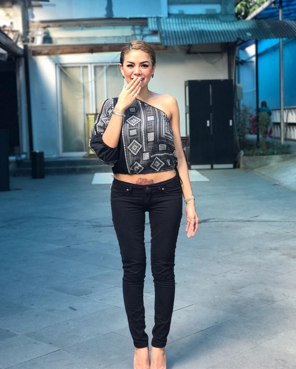 4 Seleb ini lakukan perawatan Miss V, ada yang sampai habis Rp 1 M