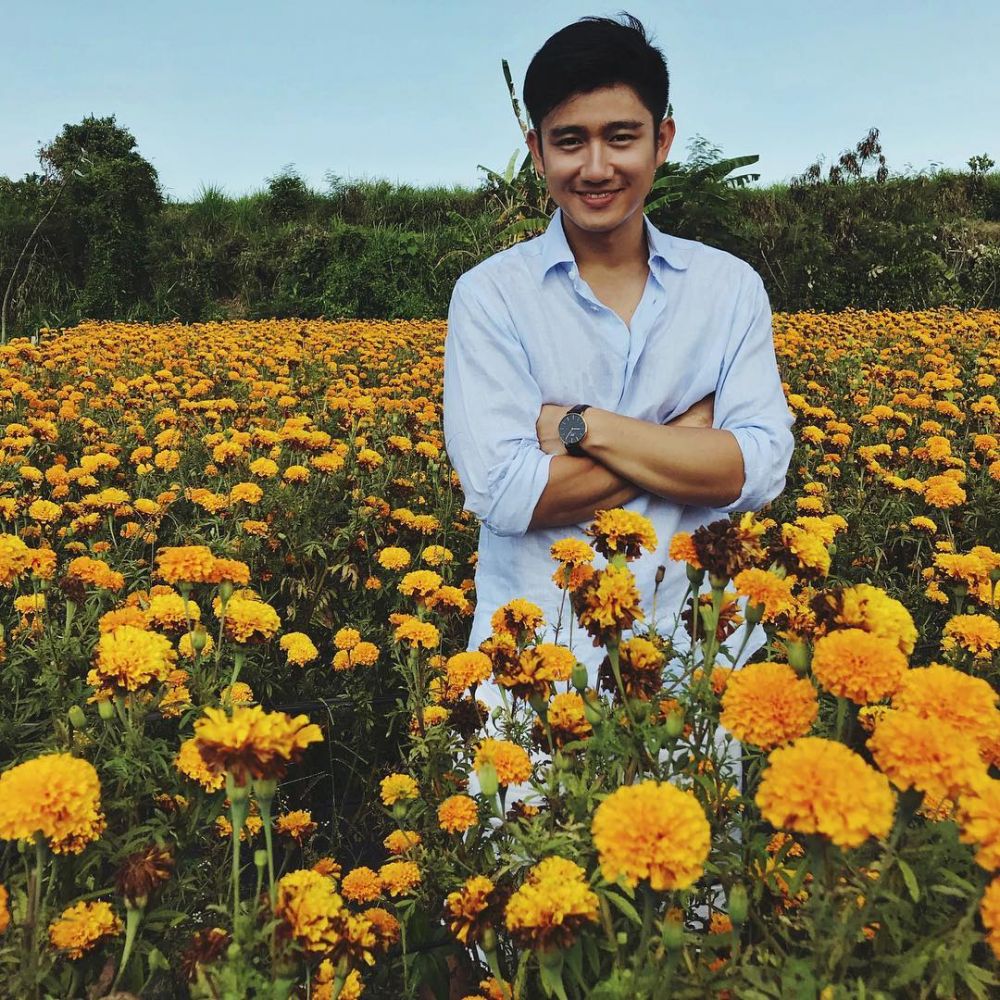 10 Pesona Kenny Austin, pemeran Ahok di film Anak Hoki yang ganteng