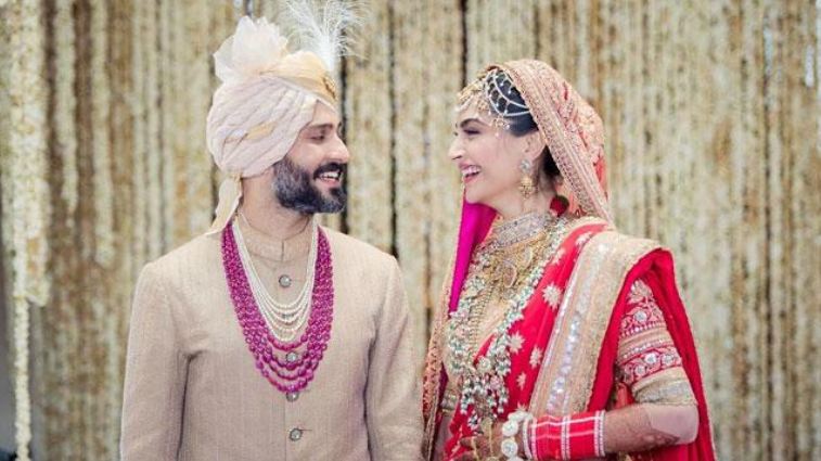 10 Foto pernikahan Sonam Kapoor dan Anand Ahuja, romantis abis