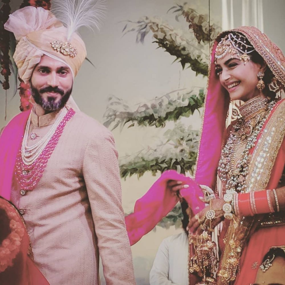 10 Foto pernikahan Sonam Kapoor dan Anand Ahuja, romantis abis