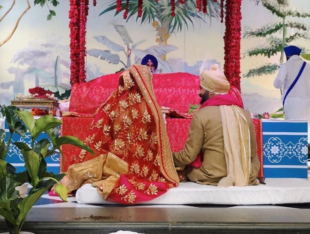 10 Foto pernikahan Sonam Kapoor dan Anand Ahuja, romantis abis
