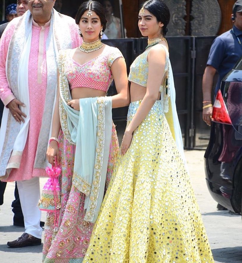 Gaya 12 seleb Bollywood menghadiri pernikahan Sonam Kapoor