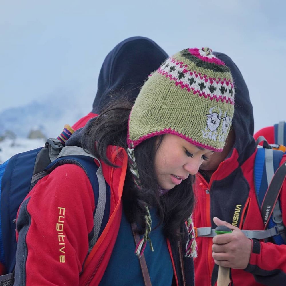 10 Gaya Patricia Ranieta host Jejak Petualang saat taklukkan Everest