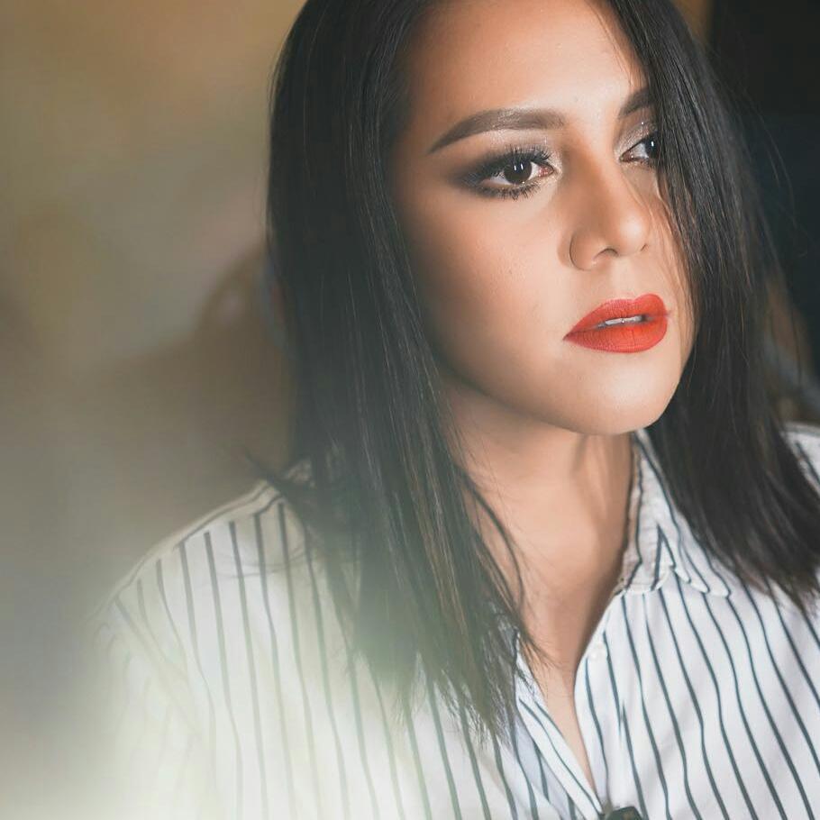 10 Pesona Cinta Ramlan, adik Olla Ramlan yang juga seorang penyanyi