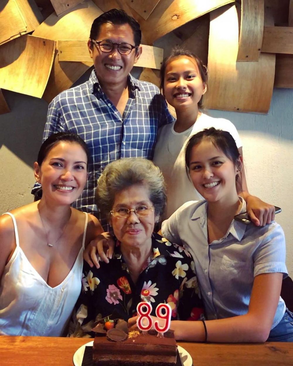 10 Pesona cantik Tara Marie, putri sulung presenter Becky Tumewu 