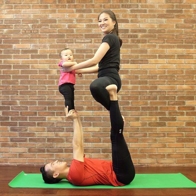 7 Momen kekompakan Sarwendah dan putrinya yoga bareng, gemesin banget