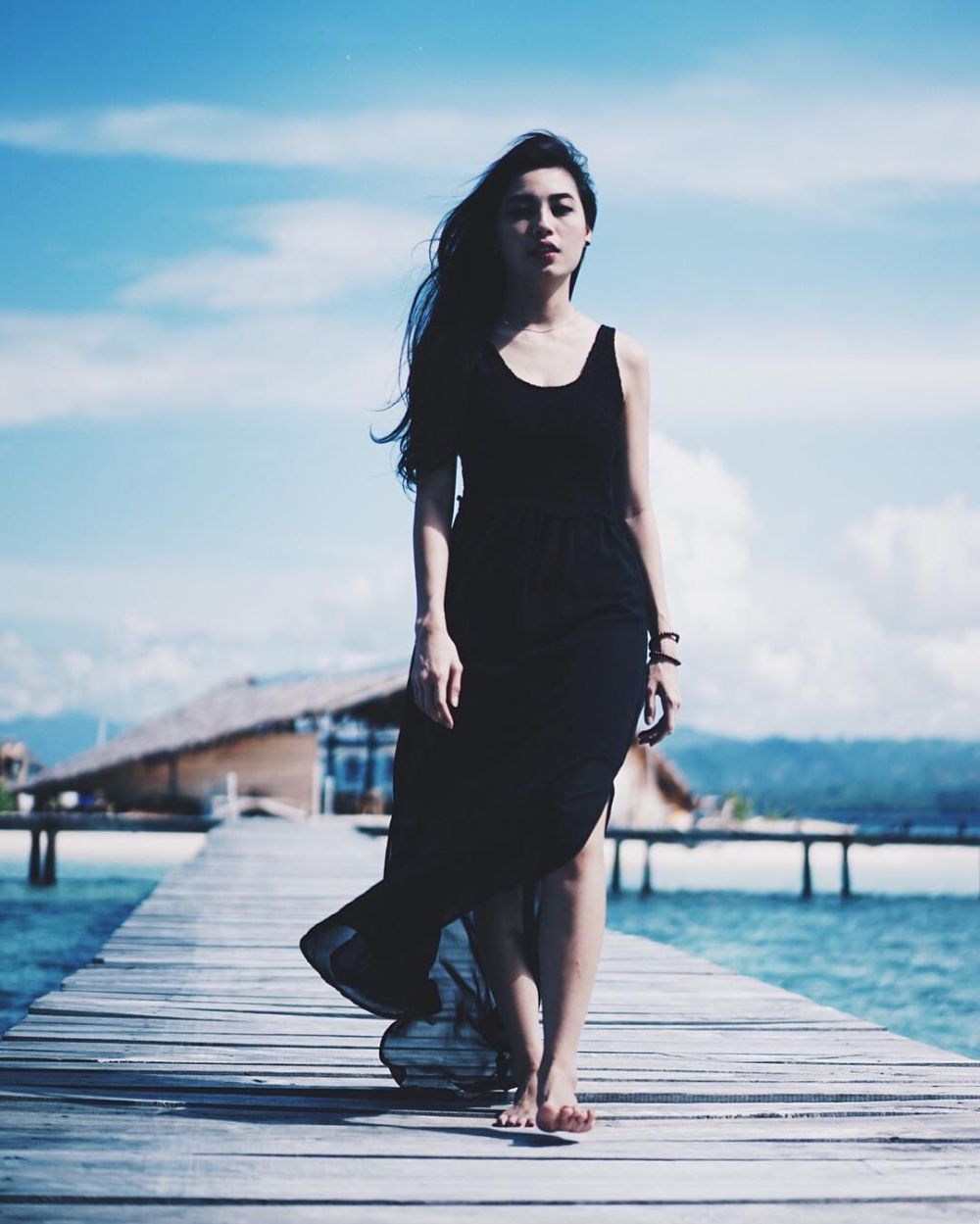 10 Gaya seksi Monica Imas, tunangan Rizal Armada yang jarang terekspos