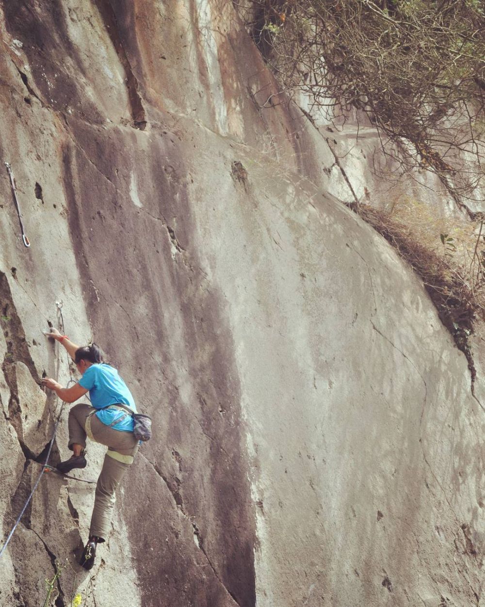 10 Pesona Aries Susanti, si cantik juara panjat tebing dari Indonesia