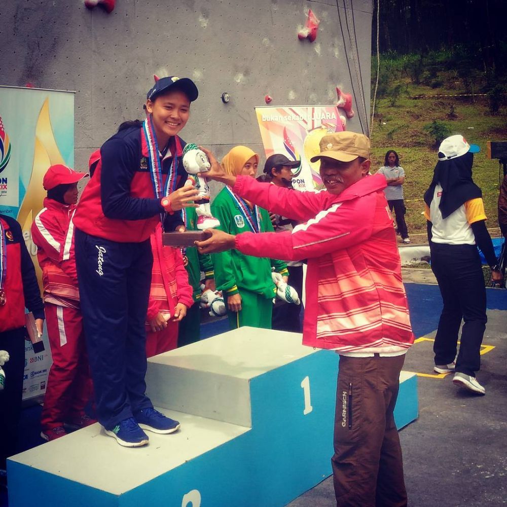 10 Pesona Aries Susanti, si cantik juara panjat tebing dari Indonesia