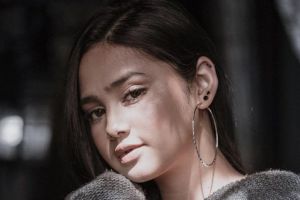 Unggah foto selfie, Syifa Hadju dipuji mirip Selena Gomez