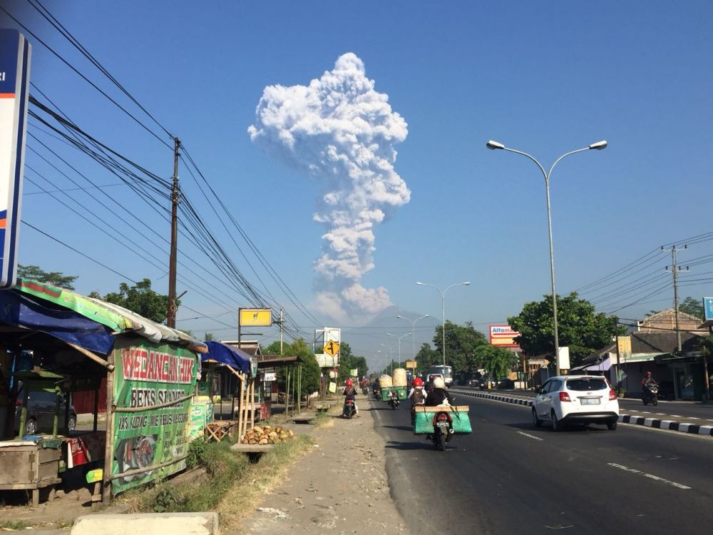 15 Foto erupsi Merapi, dijepret dari Klaten dan Boyolali