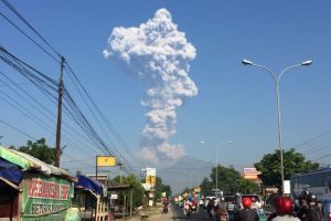 Gunung Merapi alami letupan freatik, warga diimbau untuk tenang