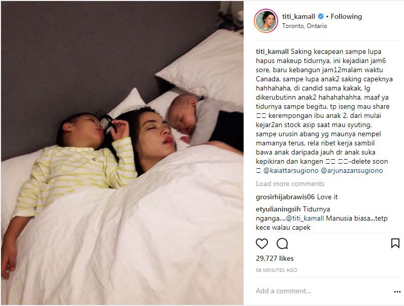 Lelah urus buah hatinya, Titi Kamal unggah foto tidur sambil mangap