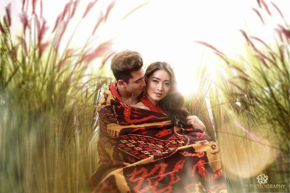 Bak prewedding, ini 8 foto terbaru Verrell & Natasha yang mesra banget