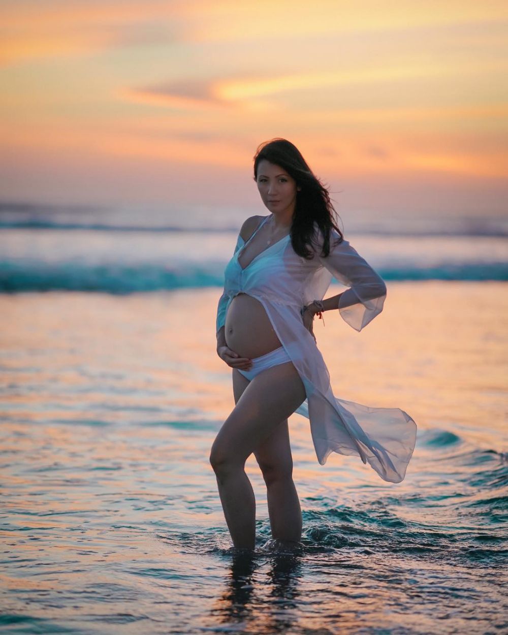 Sharena Delon hamil anak kedua, begini potret manis maternity-nya