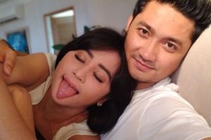 Hapus foto dengan suami, ini isi curhatan panjang Dewi Perssik