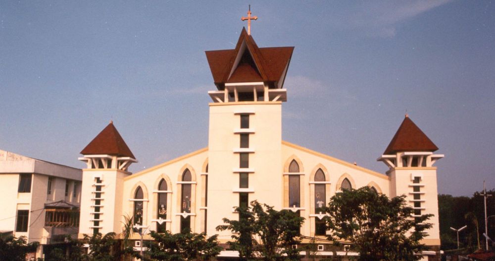 Penampakan kondisi 3 gereja di Surabaya yang menjadi lokasi teror bom