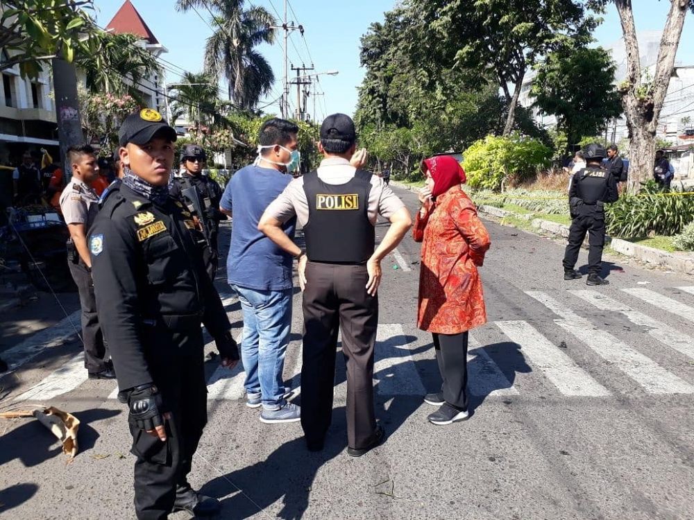 8 Aksi Risma hadapi teror bom di gereja, turun langsung ke lokasi