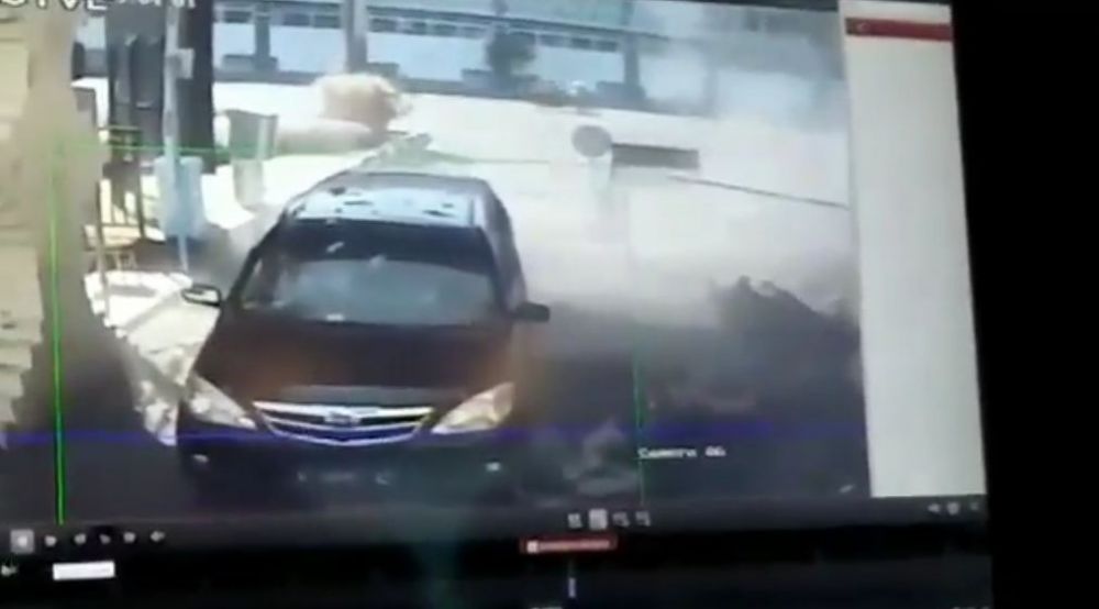 Ini potongan rekaman momen saat bom meledak di Polrestabes Surabaya