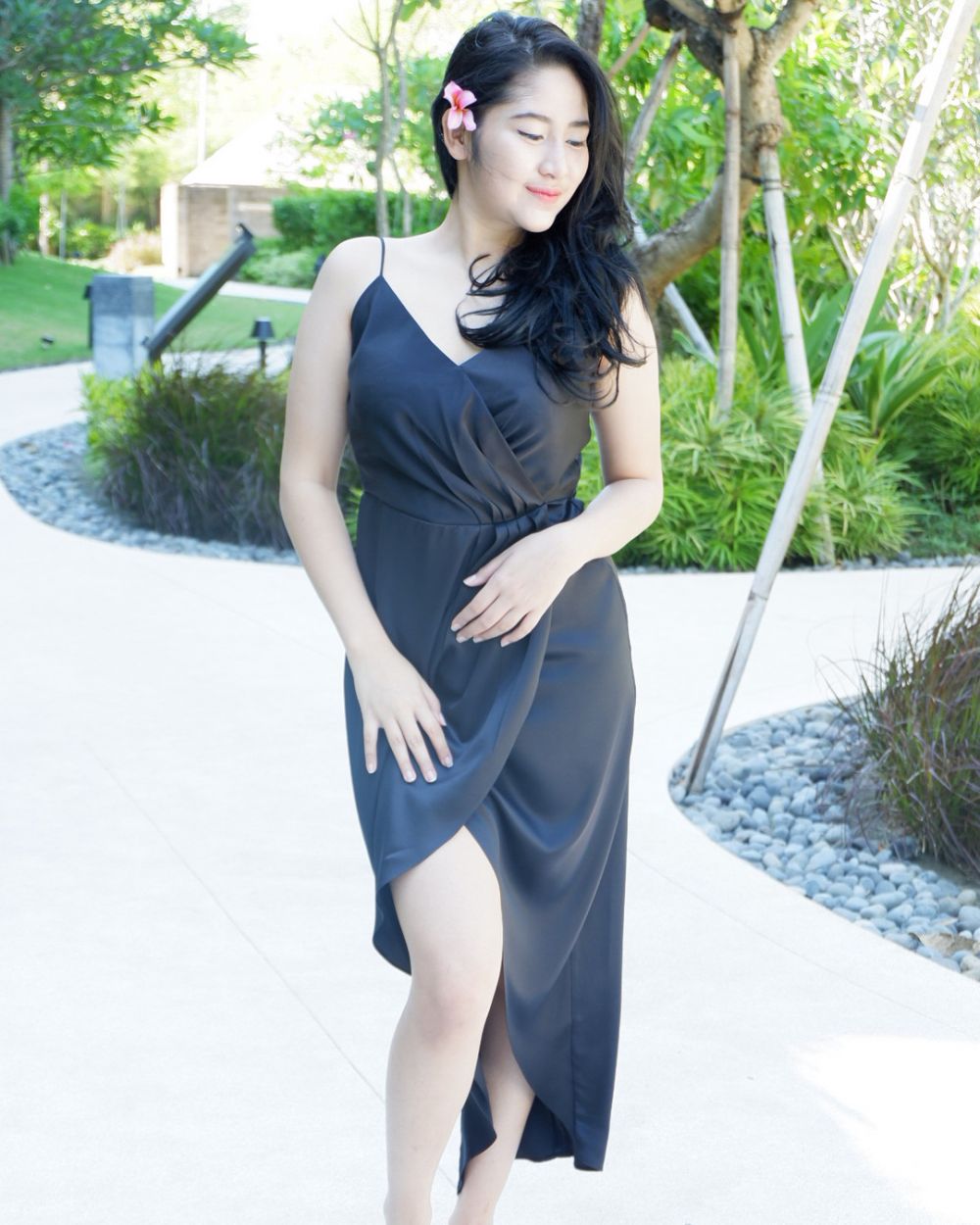 10 Pesona Cica, pacar seksi mantan pebulutangkis Ricky Subagja