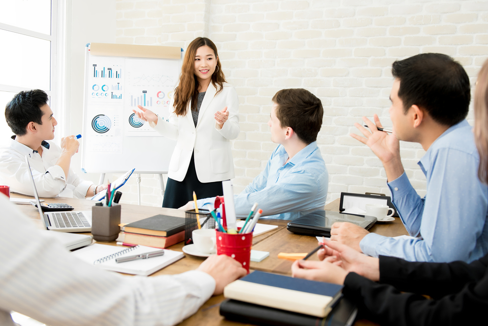 Bukan makeup, 7 kekuatan ini yang membuat cewek cantik memesona