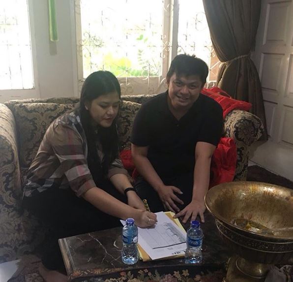 Hamil besar, begini momen Kahiyang Ayu fiting kebaya