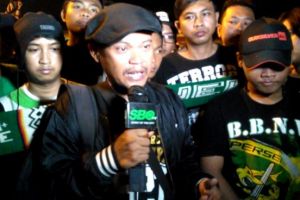 Begini orasi pentolan Bonek Andie Peci mengutuk aksi teror bom