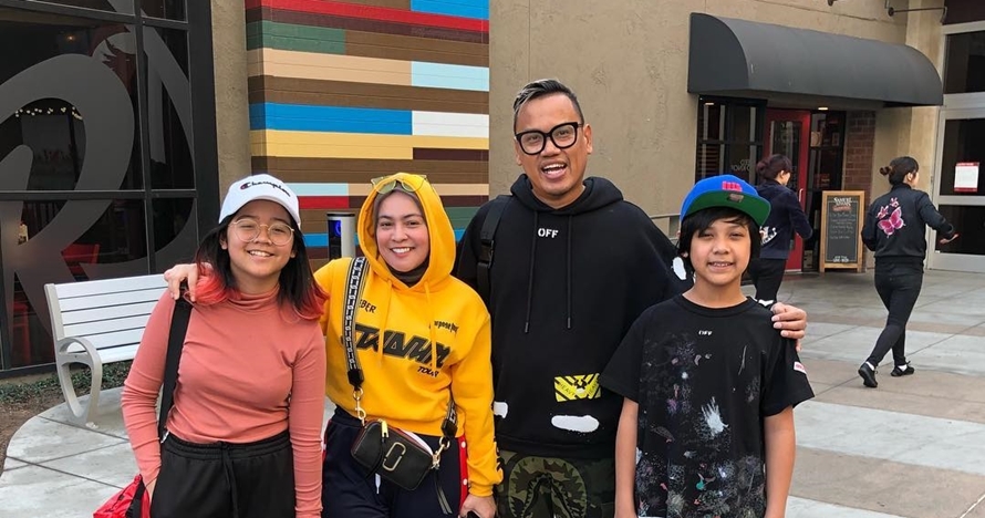 Dikenal tajir, 10 fashion item keluarga Uya Kuya harganya terjangkau