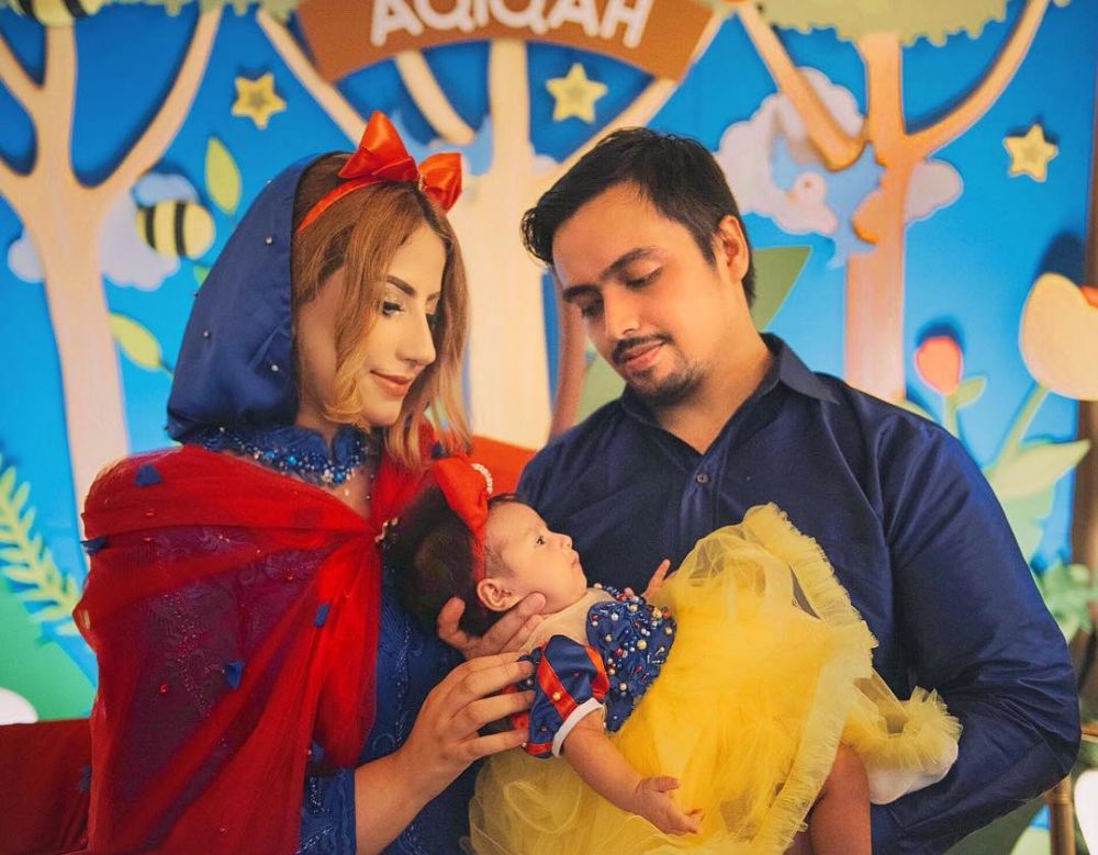 9 Potret akikah anak kedua Tasyi Athasyia, unik bertema Snow White