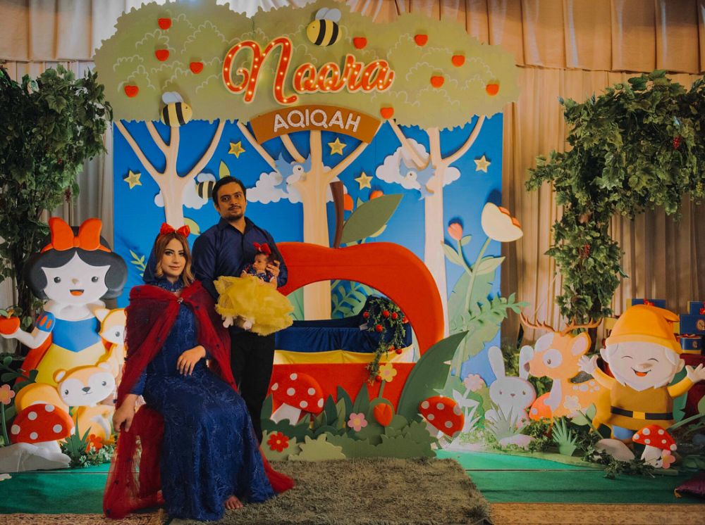 9 Potret akikah anak kedua Tasyi Athasyia, unik bertema Snow White