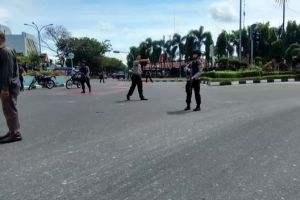 Ini kesaksian 2 wartawan yang ditabrak mobil teroris di Mapolda Riau