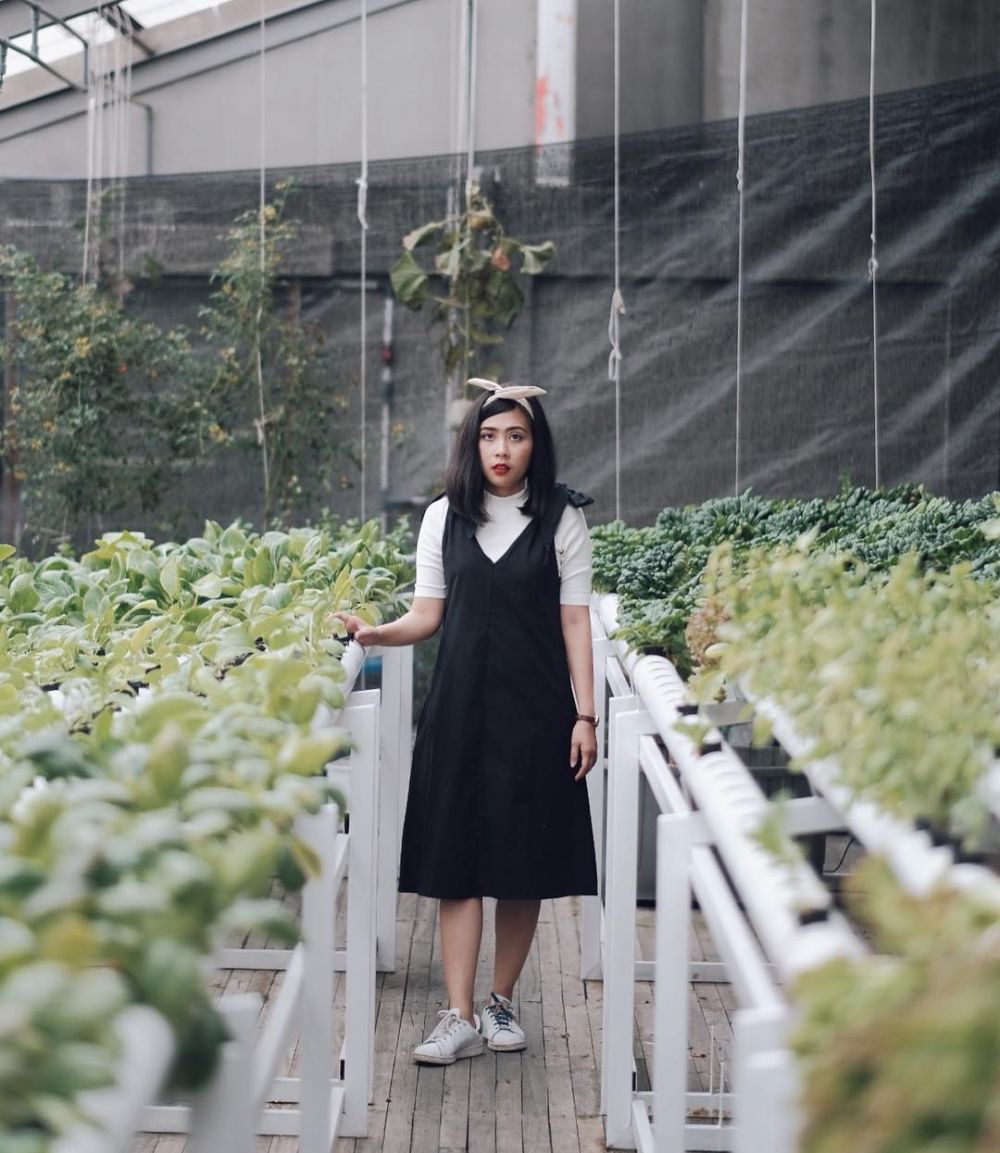 10 Potret Mia Sesaria, istri Rendy Pandugo yang cantik dan stylish