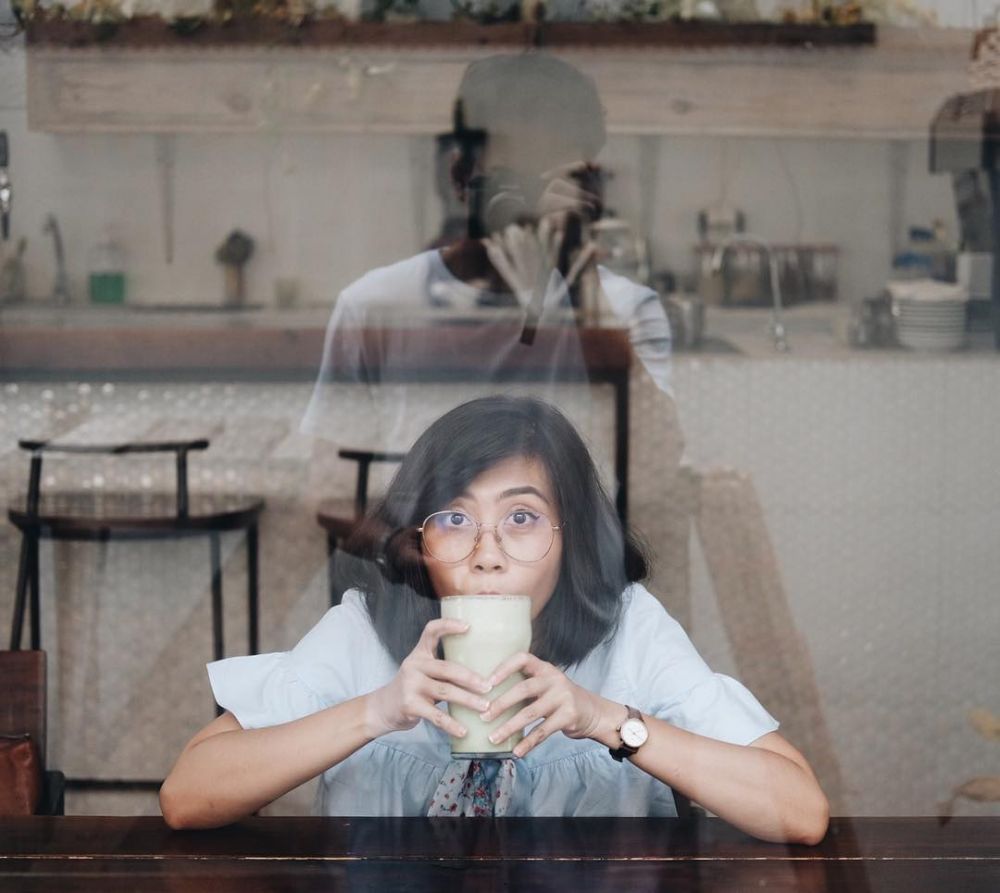 10 Potret Mia Sesaria, istri Rendy Pandugo yang cantik dan stylish