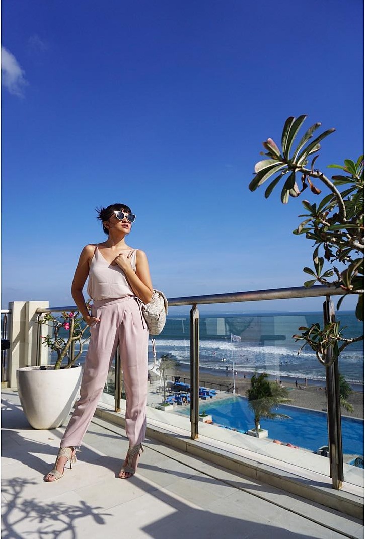 Jadi ratu sinetron, 10 beda gaya traveling Naysila Mirdad & Marshanda