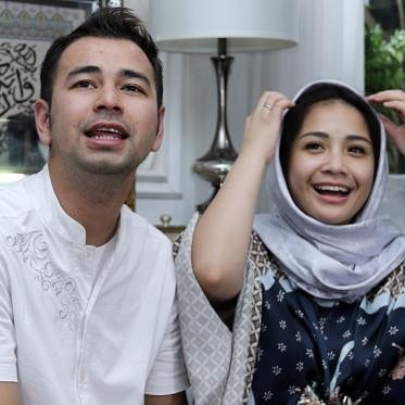 8 Momen Nagita Slavina dan keluarga pakai busana muslim, bikin teduh