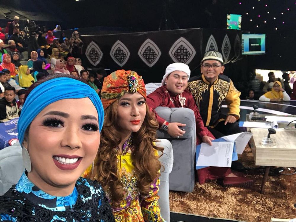 8 Potret keluarga Festival Ramadan Indosiar, kompak bergaya islami