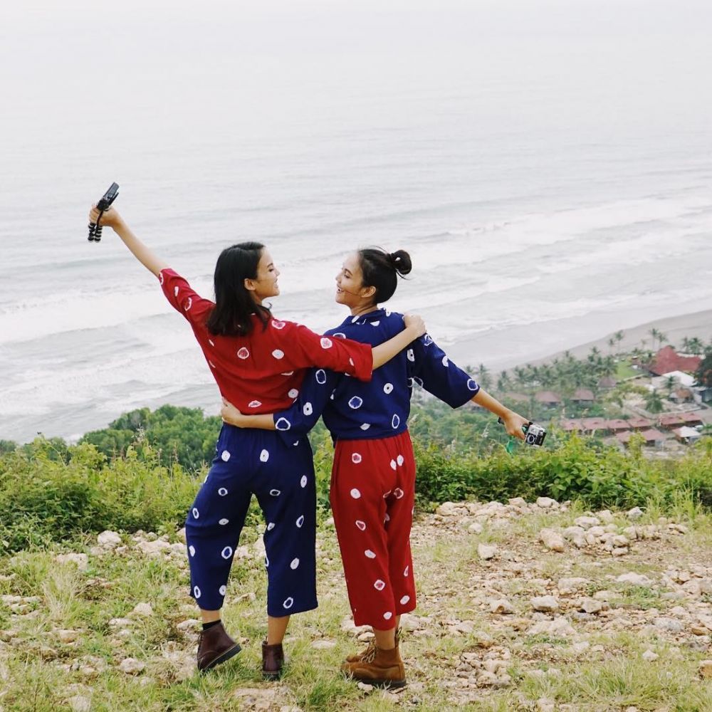 13 Potret keseruan Vero-Val, finalis 'AsNTM' saat liburan di Jogja